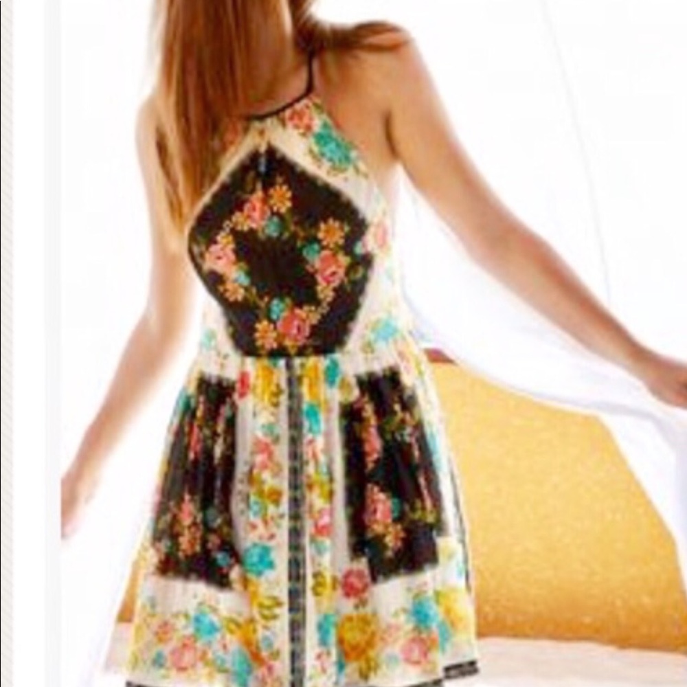 Ecote Halter Floral Dress (2)